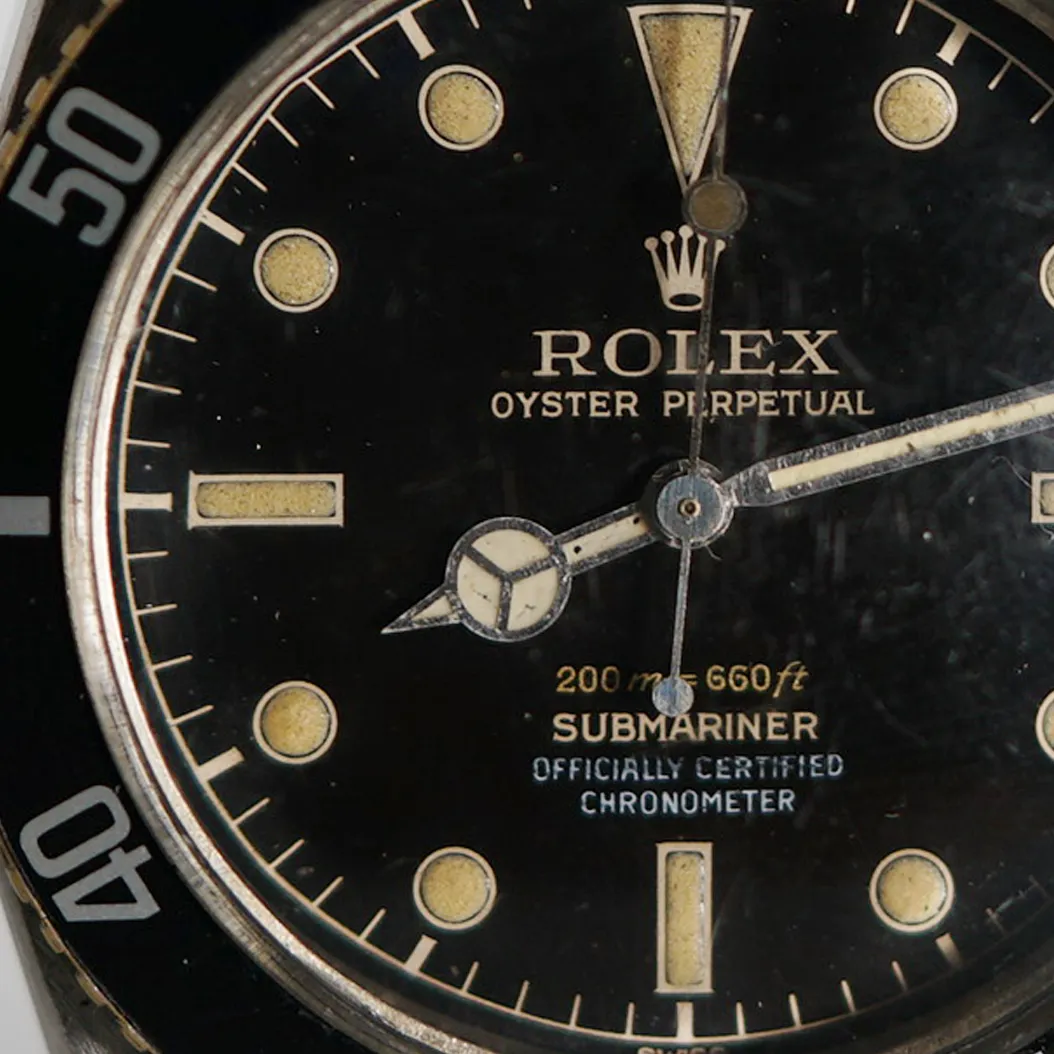 Big Date Sub red dial